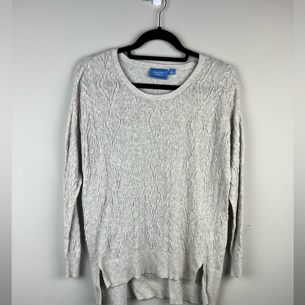 Simply Vera Light Gray‎ Textured Sweater size meduim